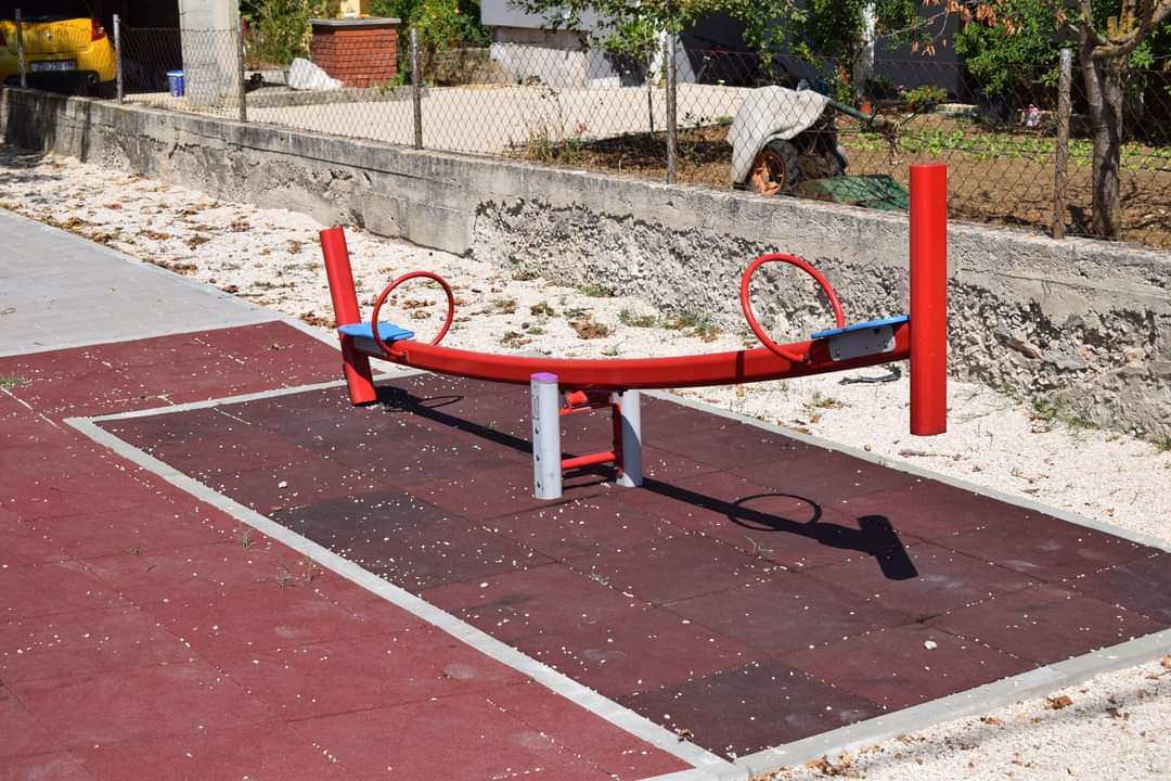 Dječje igralište u Raštanima Donjim - 