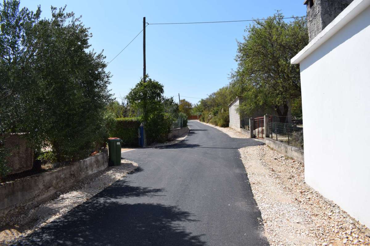 Asfaltiranje cesta u Općini Sv. Filip i Jakov