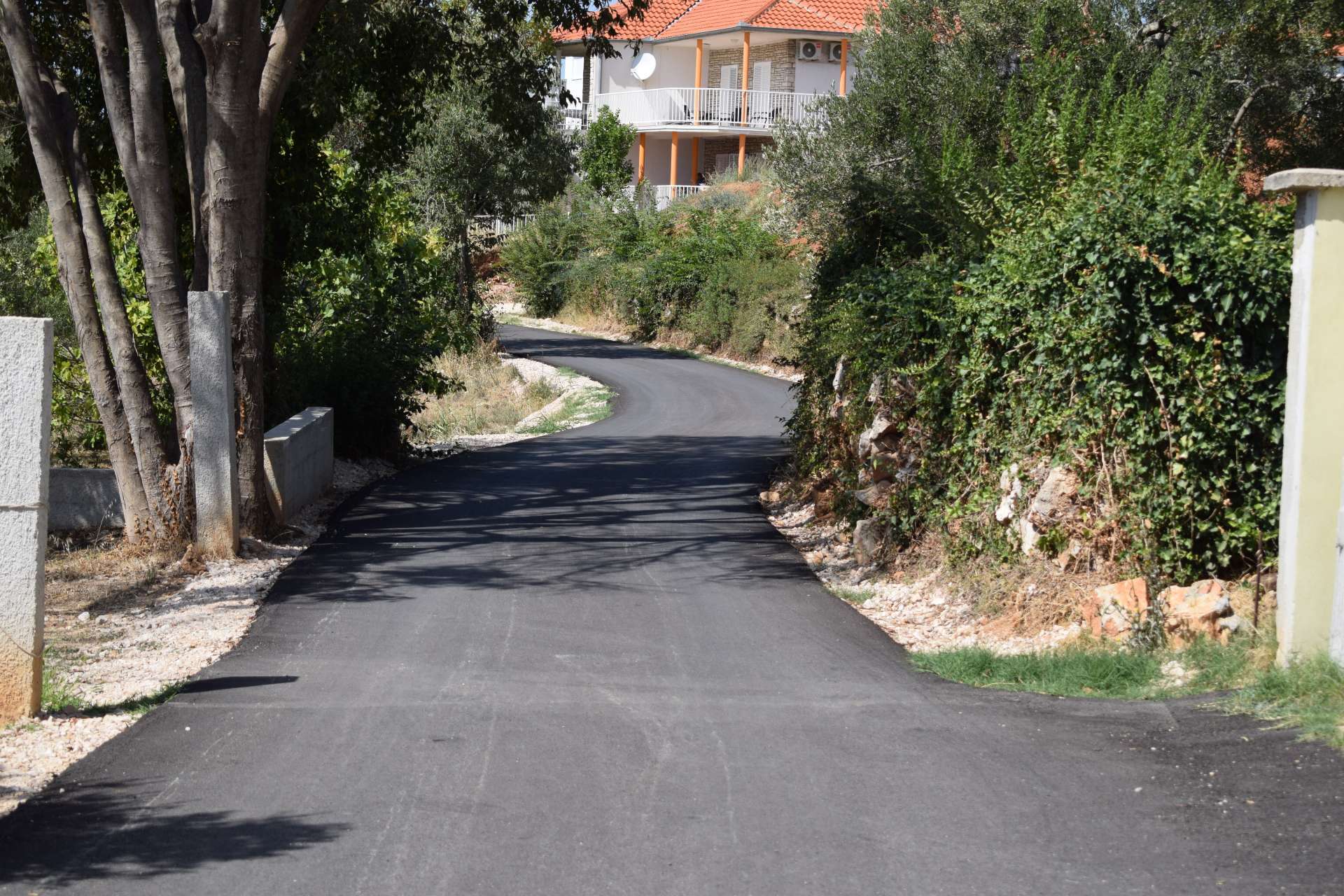 Asfaltiranje cesta u Općini Sv. Filip i Jakov - 