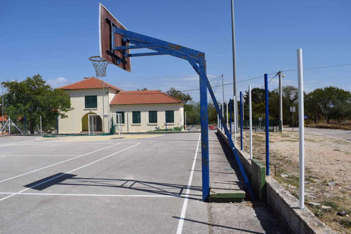 Uređenje malonogometnog igrališta u Donjim Raštanima