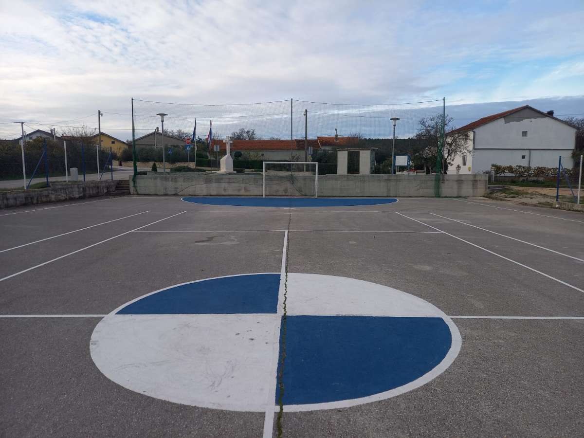 Uređenje malonogometnog igrališta u Raštanima Donjim