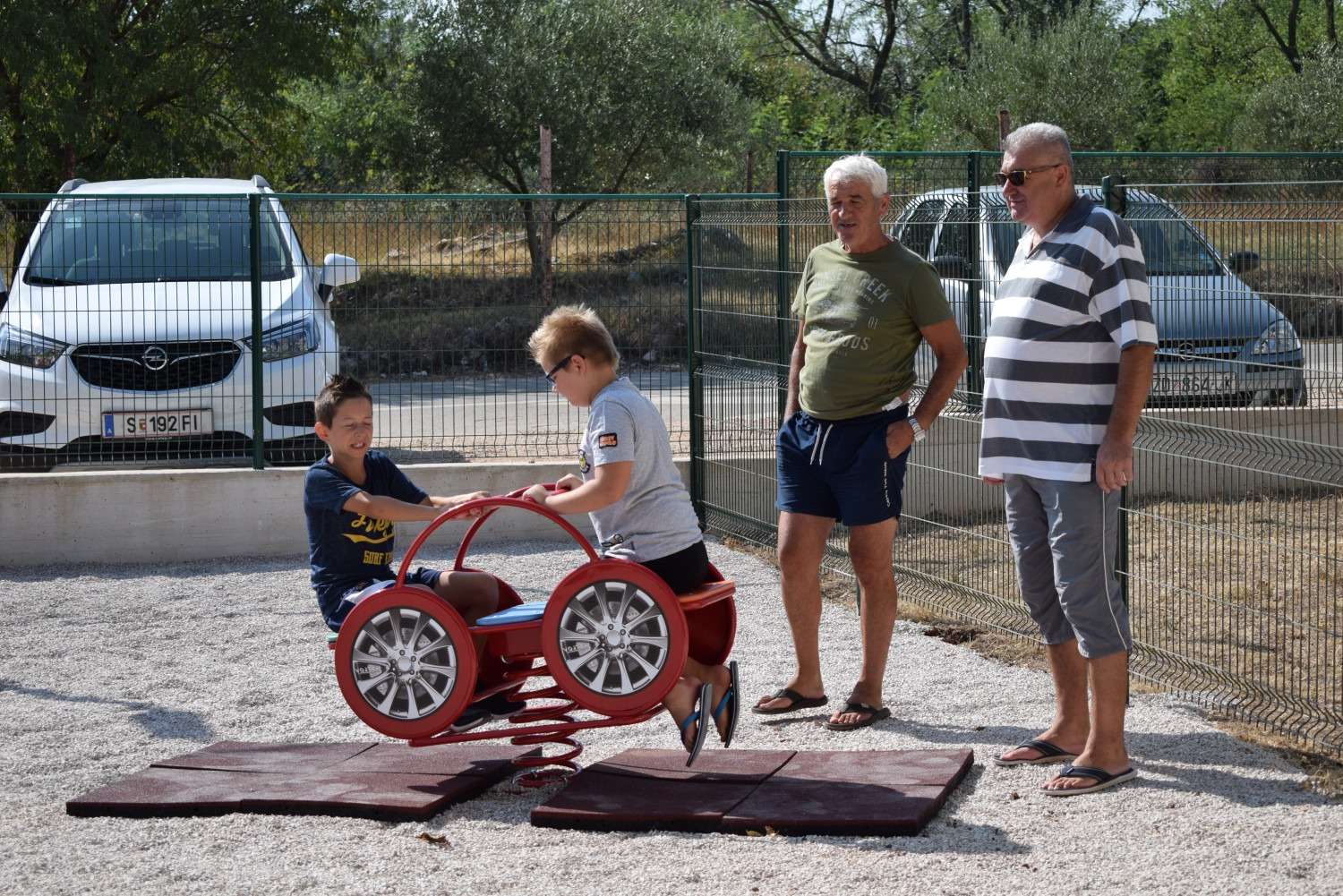 Uređenje dječjeg igrališta u Raštanima Donjim - 