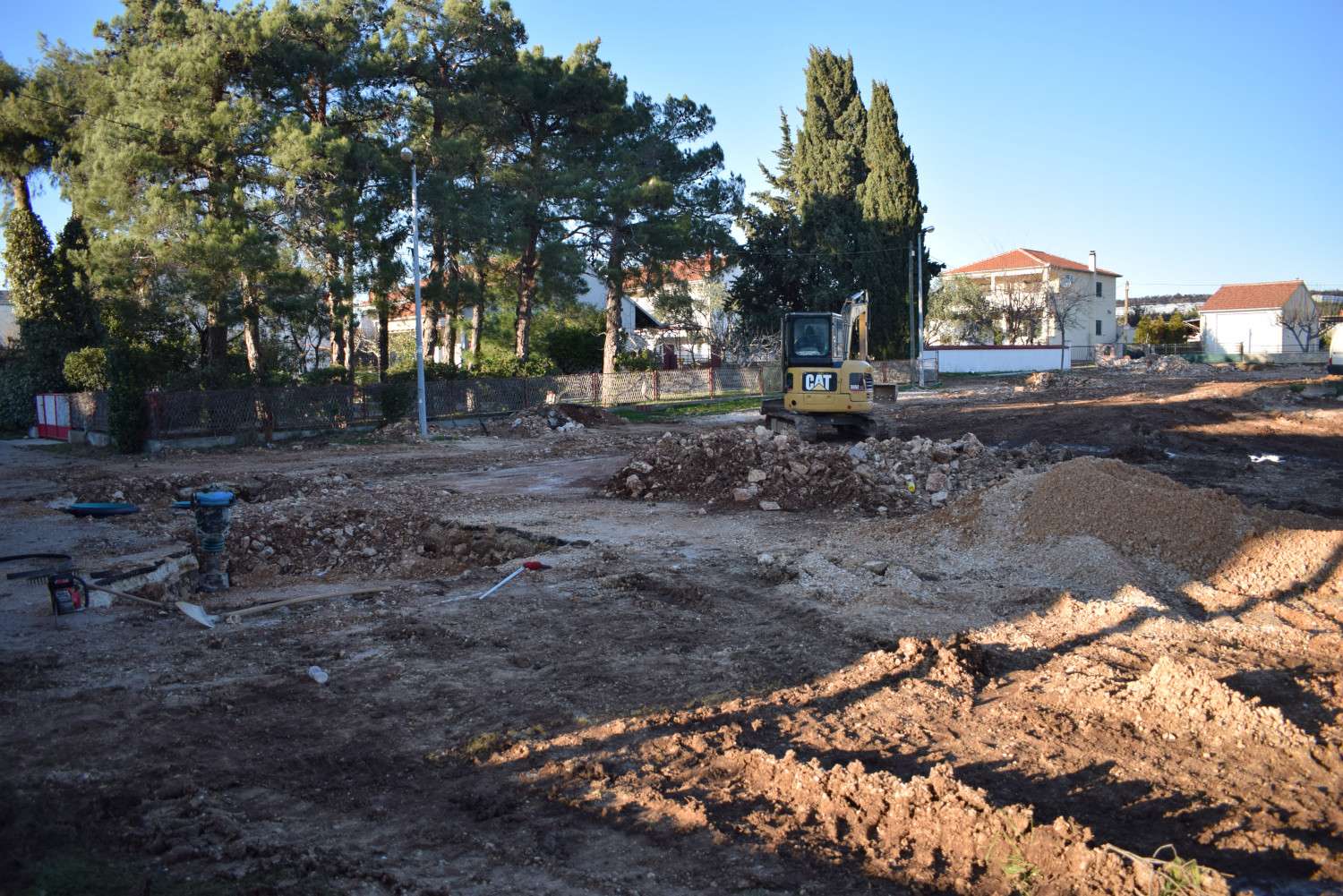 TURANJ: Prometnica u Međinama - 