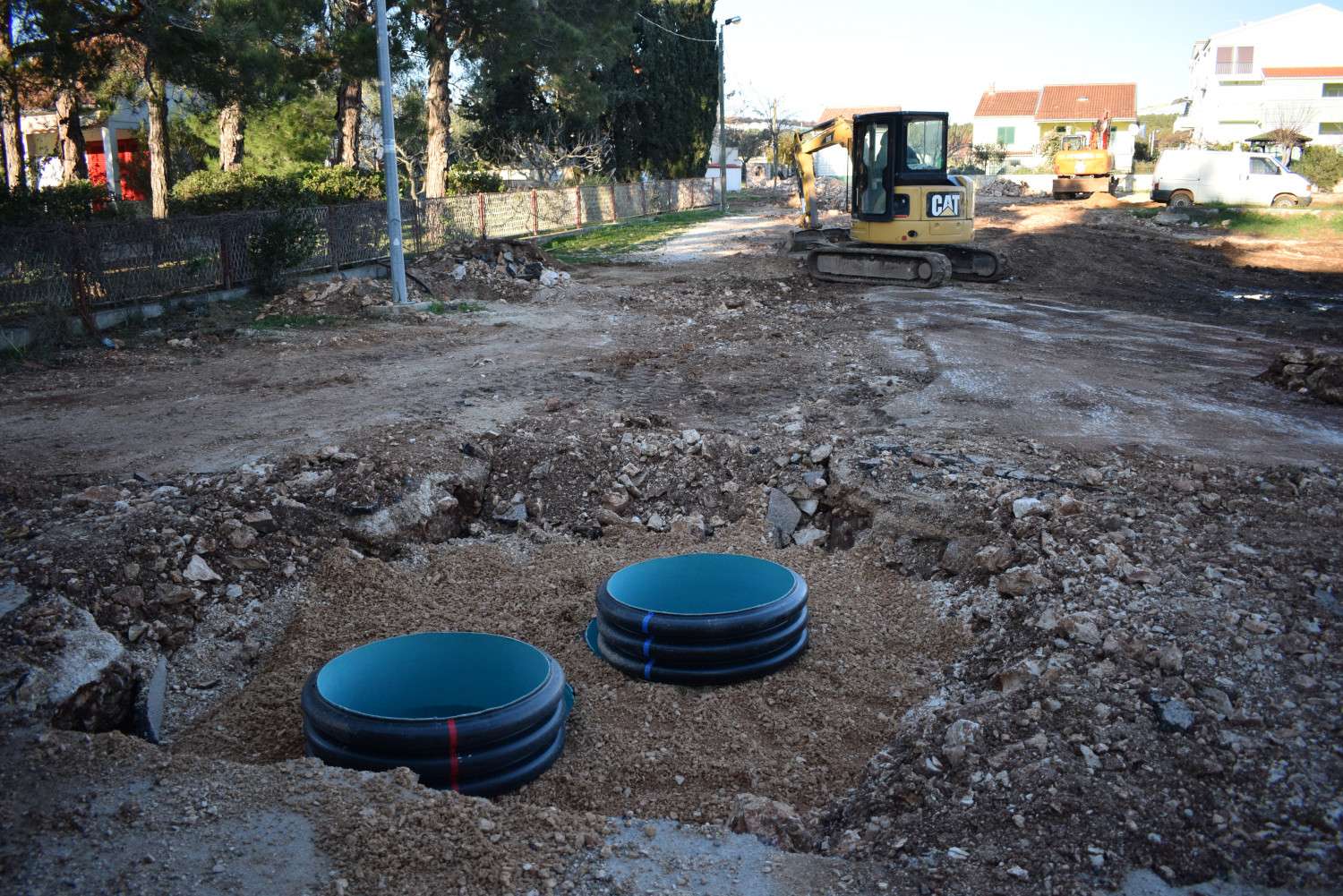 TURANJ: Prometnica u Međinama - 