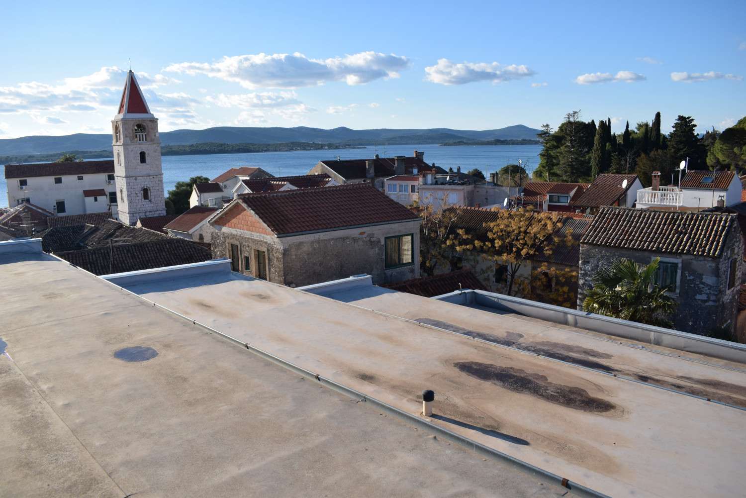 Sv. Filip i Jakov: Sanacija krova kino dvorane - 