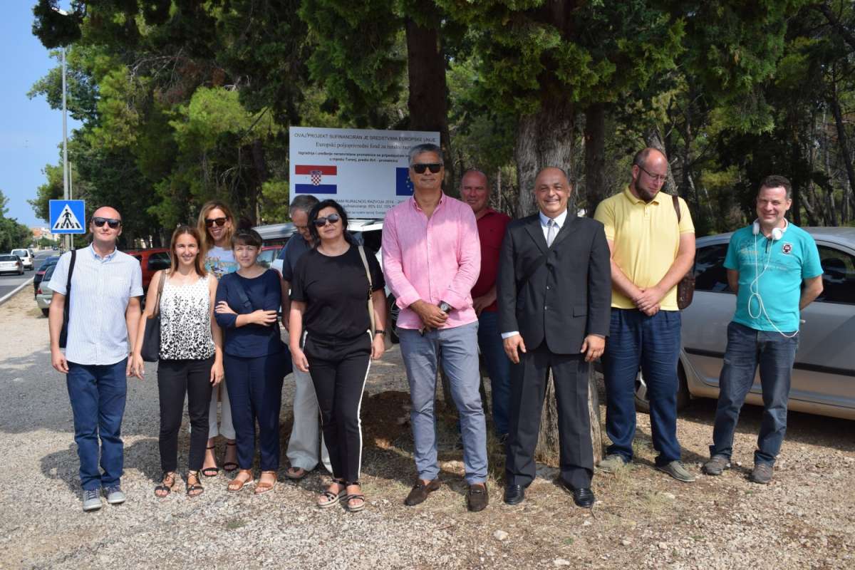 TURANJ: UGOVOR ZA NERAZVRSTANU PROMETNICU SA PRIPADAJUĆOM INFRASTRUKTUROM  – PREDIO KRČ