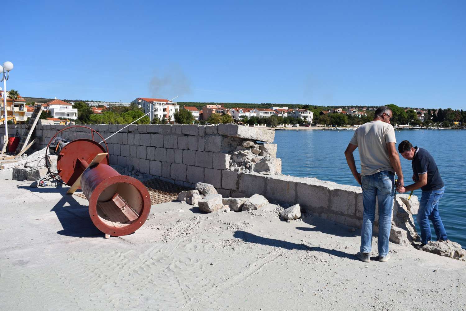 V.D. UPRAVITELJ VLASTITOG POGONA - 